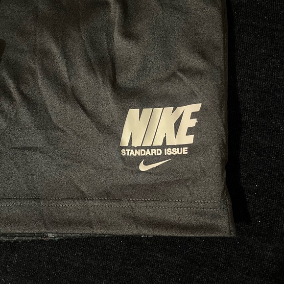 NIKE DRI-FIT STANDARD ISSUE REVERSIBLE BASKETBALL SHORTS Sz M - Picture 2 of 10